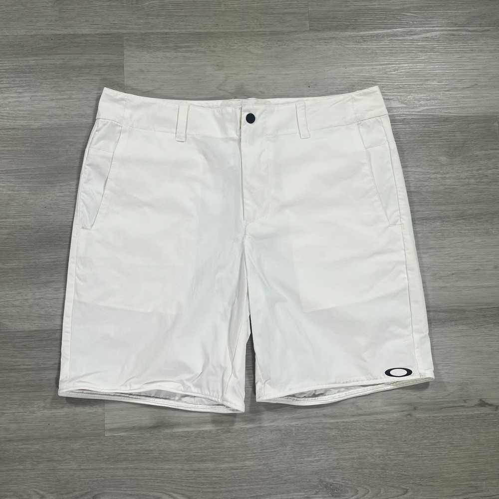 Oakley Shorts Men's Size 32 White Performance Fit Board Swim Trunks Surf